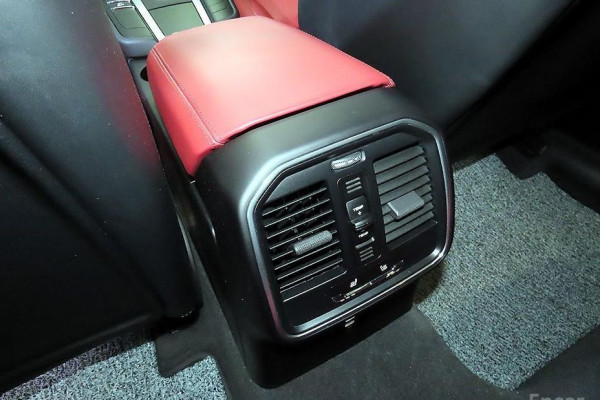 2020 Porsche Macan с пробегом 29 702 км