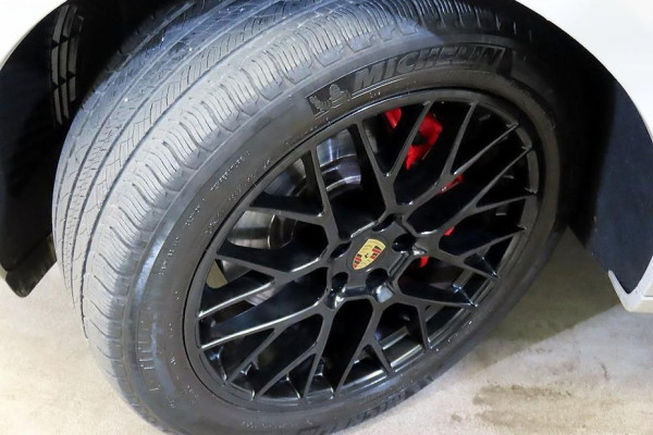 2020 Porsche Macan с пробегом 29 702 км