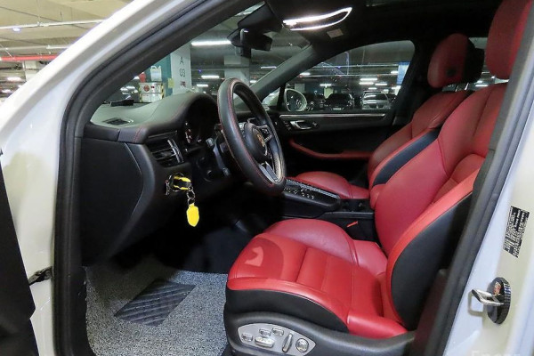 2020 Porsche Macan с пробегом 29 702 км