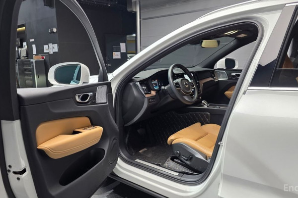 2022 Volvo XC60 с пробегом 51 584 км