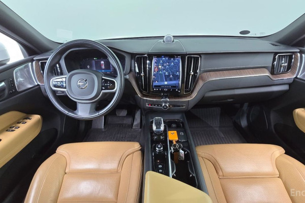 2022 Volvo XC60 с пробегом 66 594 км