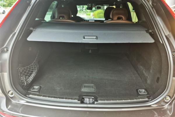 2023 Volvo XC60 с пробегом 38 700 км