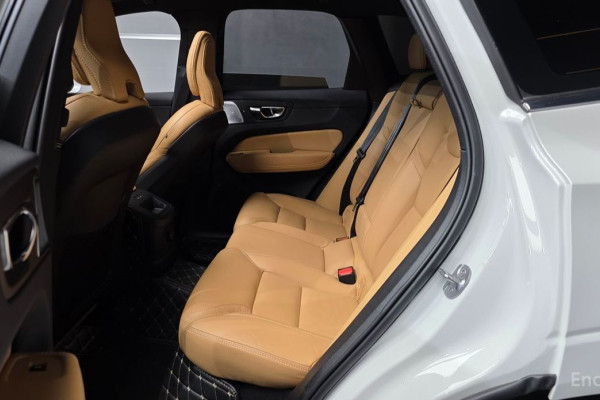 2022 Volvo XC60 с пробегом 51 584 км