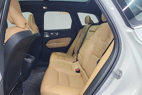 2021 Volvo XC60 с пробегом 88 121 км