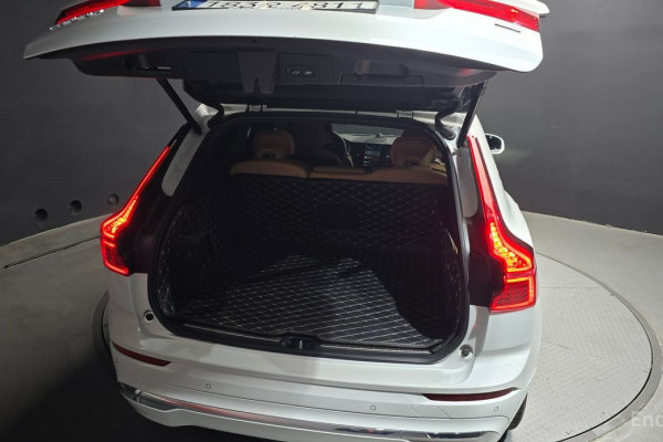 2022 Volvo XC60 с пробегом 51 584 км