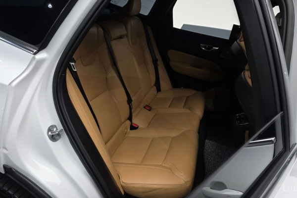 2023 Volvo XC60 с пробегом 29 579 км