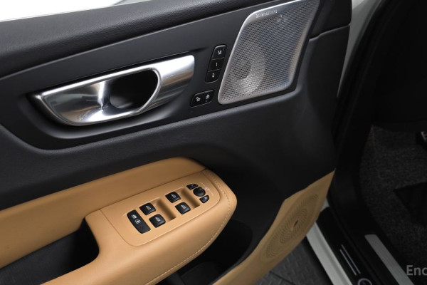 2023 Volvo XC60 с пробегом 29 579 км