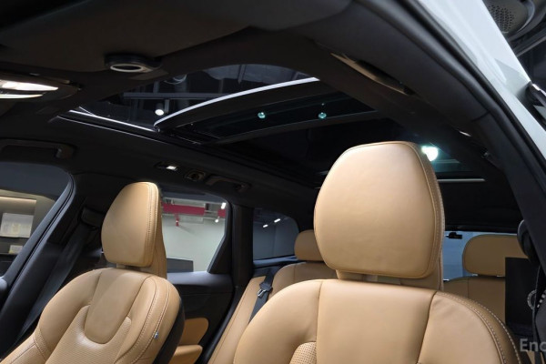 2023 Volvo XC60 с пробегом 29 579 км