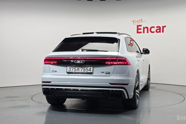 2023 Audi Q8 с пробегом 32 759 км