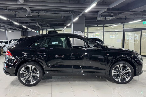 2026 Audi Q8 с пробегом 13 км