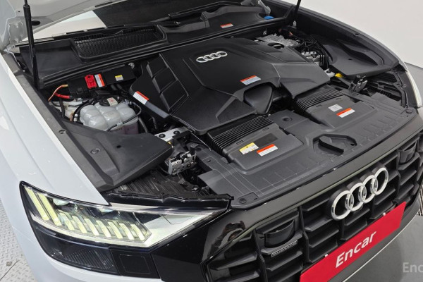 2023 Audi Q8 с пробегом 32 759 км