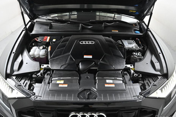 2023 Audi Q8 с пробегом 13 953 км