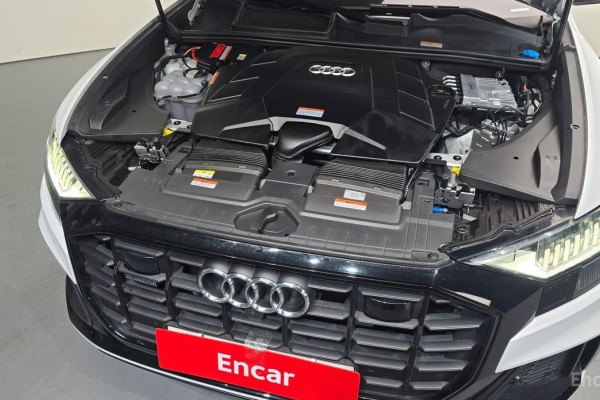 2023 Audi Q8 с пробегом 26 879 км