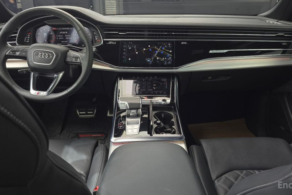 2023 Audi Q8 с пробегом 26 879 км