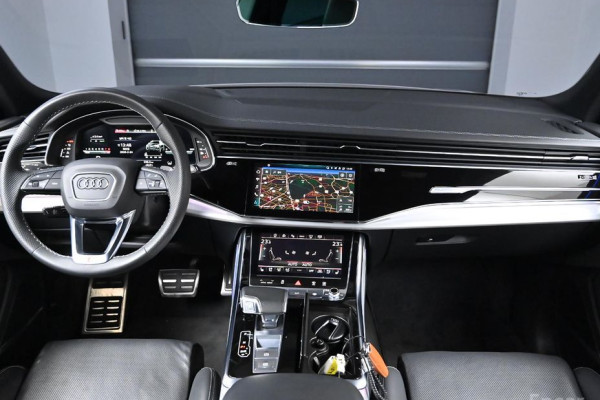 2023 Audi Q8 с пробегом 17 540 км