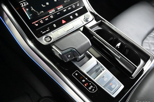 2023 Audi Q8 с пробегом 13 953 км