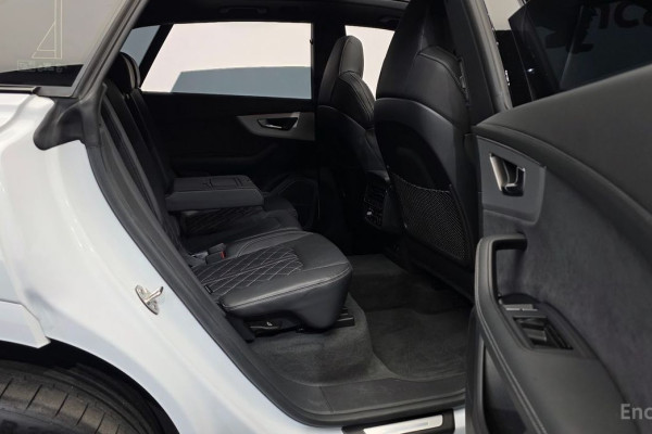 2023 Audi Q8 с пробегом 32 759 км