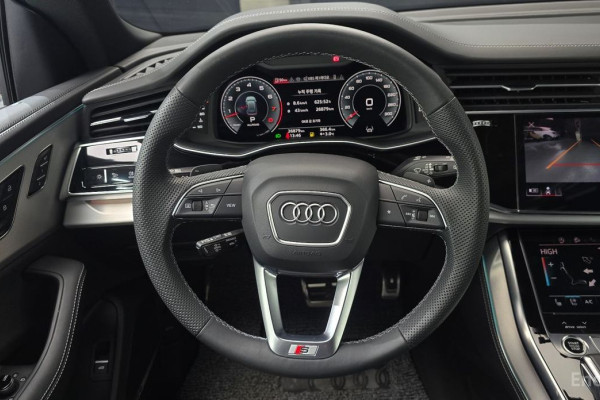 2023 Audi Q8 с пробегом 26 879 км