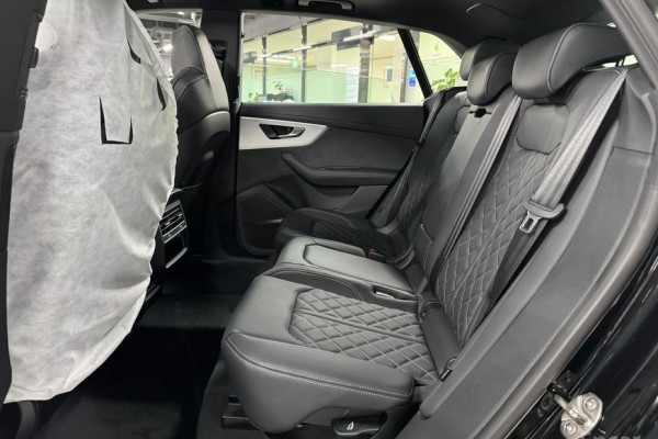 2026 Audi Q8 с пробегом 19 км