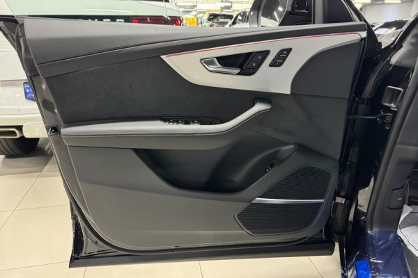 2026 Audi Q8 с пробегом 19 км