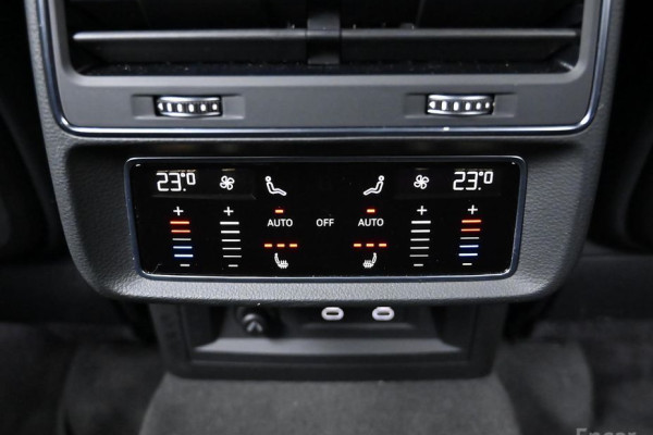 2023 Audi Q8 с пробегом 17 540 км