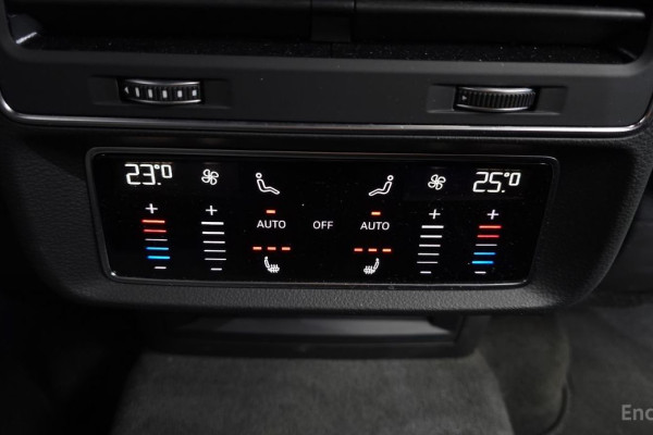 2023 Audi Q8 с пробегом 32 759 км