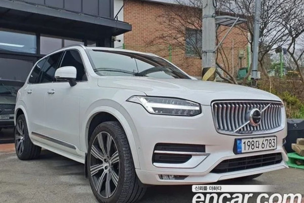 2022 Volvo XC90 с пробегом 29 597 км