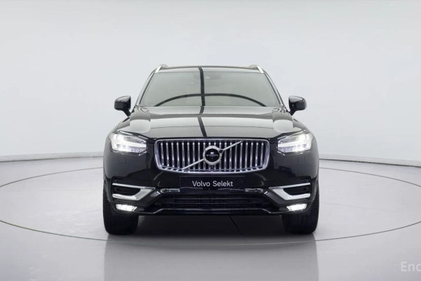 2021 Volvo XC90 с пробегом 45 290 км