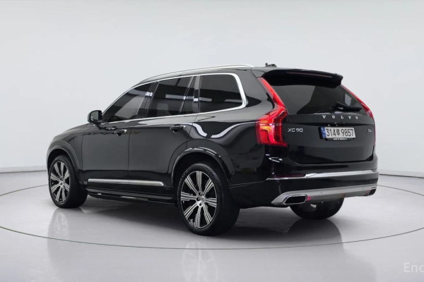 2021 Volvo XC90 с пробегом 45 290 км