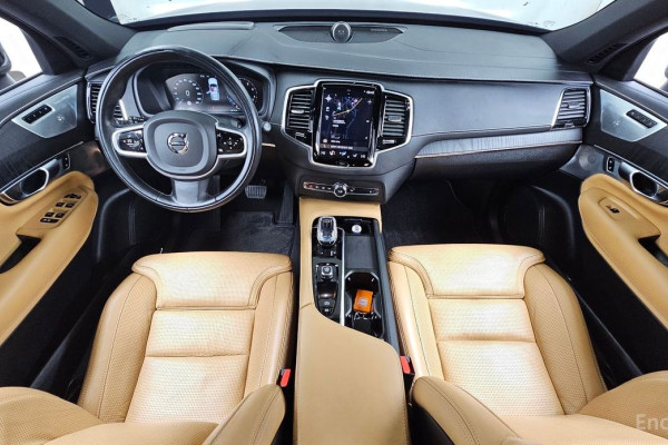 2022 Volvo XC90 с пробегом 138 607 км