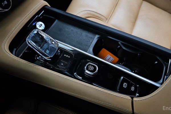 2022 Volvo XC90 с пробегом 138 607 км