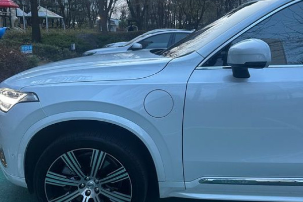 2022 Volvo XC90 с пробегом 54 000 км