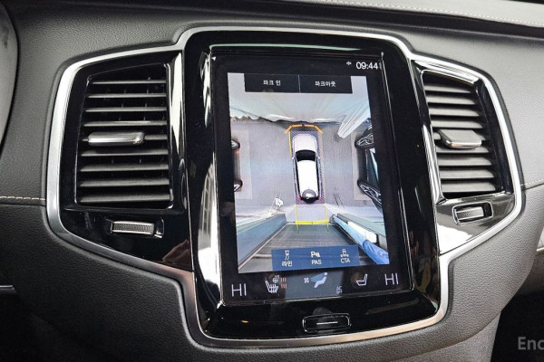 2022 Volvo XC90 с пробегом 138 607 км