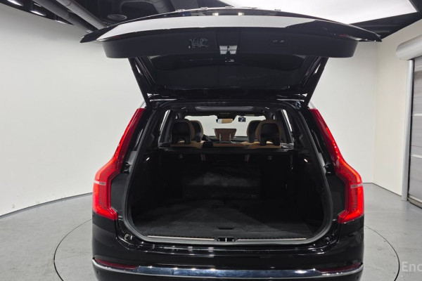 2022 Volvo XC90 с пробегом 29 908 км