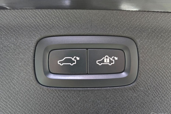 2021 Volvo XC90 с пробегом 45 290 км