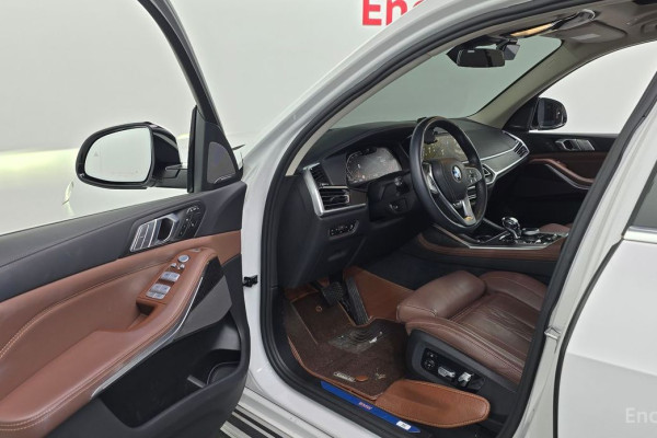 2022 BMW X7 с пробегом 19 526 км