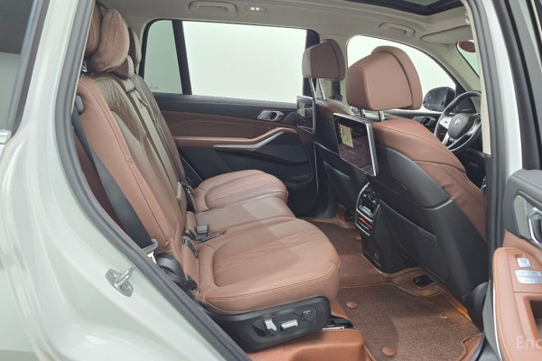 2022 BMW X7 с пробегом 19 526 км
