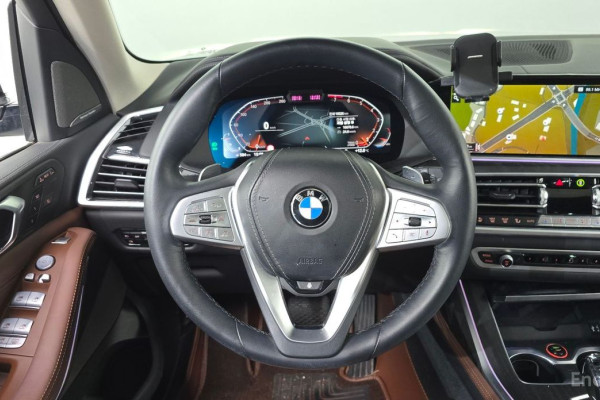 2022 BMW X7 с пробегом 19 526 км