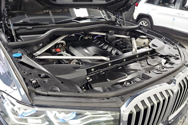 2022 BMW X7 с пробегом 168 367 км