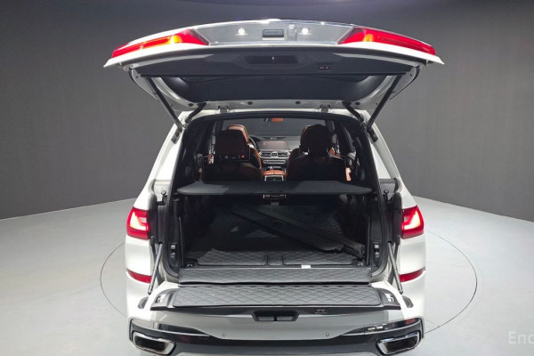 2022 BMW X7 с пробегом 92 857 км
