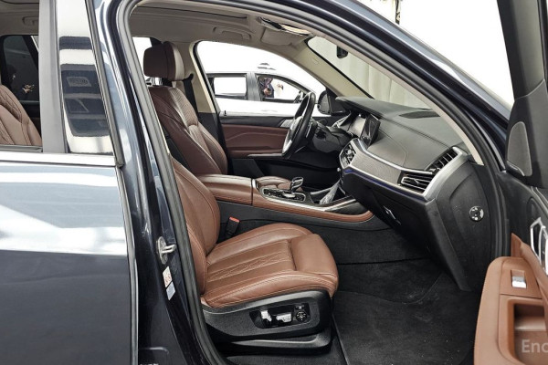 2022 BMW X7 с пробегом 168 367 км