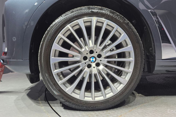 2022 BMW X7 с пробегом 48 946 км