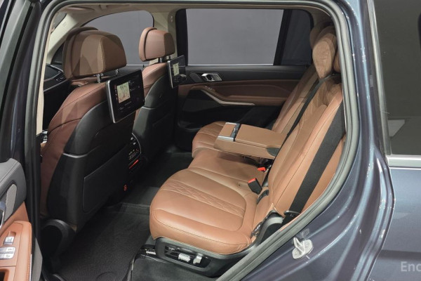 2022 BMW X7 с пробегом 48 946 км