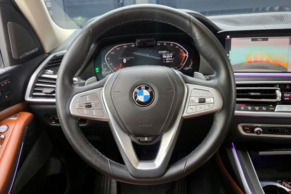 2022 BMW X7 с пробегом 62 681 км