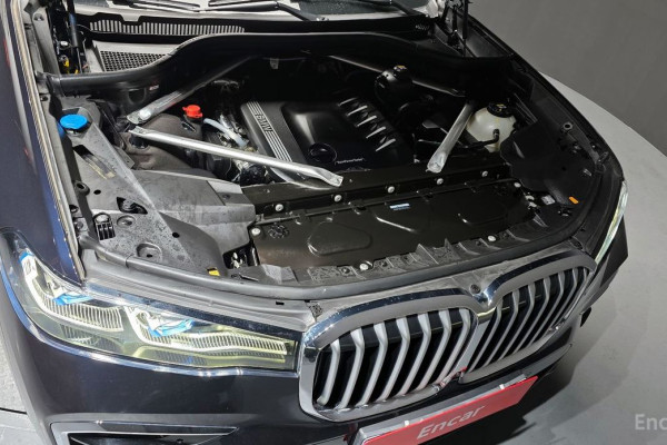 2022 BMW X7 с пробегом 73 973 км
