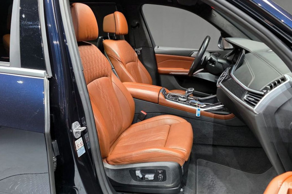 2022 BMW X7 с пробегом 73 973 км