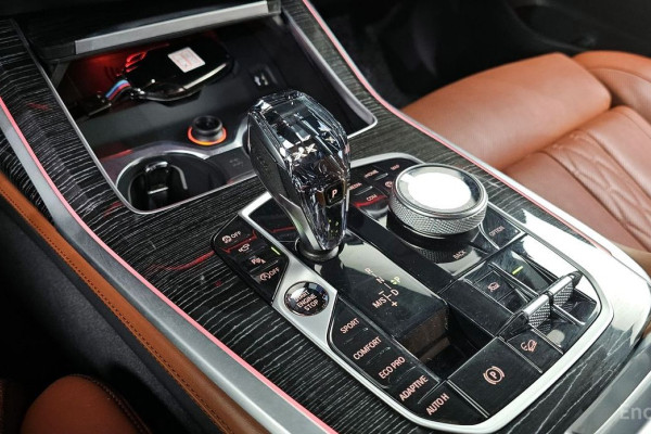 2022 BMW X7 с пробегом 67 088 км