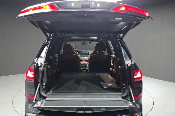 2022 BMW X7 с пробегом 73 973 км