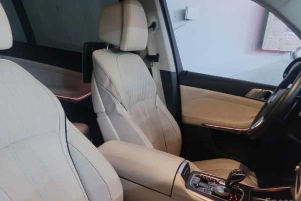 2022 BMW X7 с пробегом 68 220 км