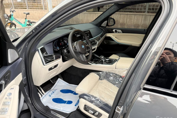 2022 BMW X7 с пробегом 48 090 км